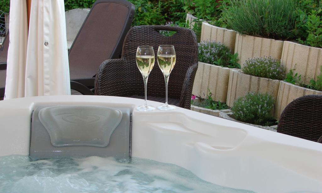 Hotel Spa Le Relais Des Moines Villersexel Екстериор снимка